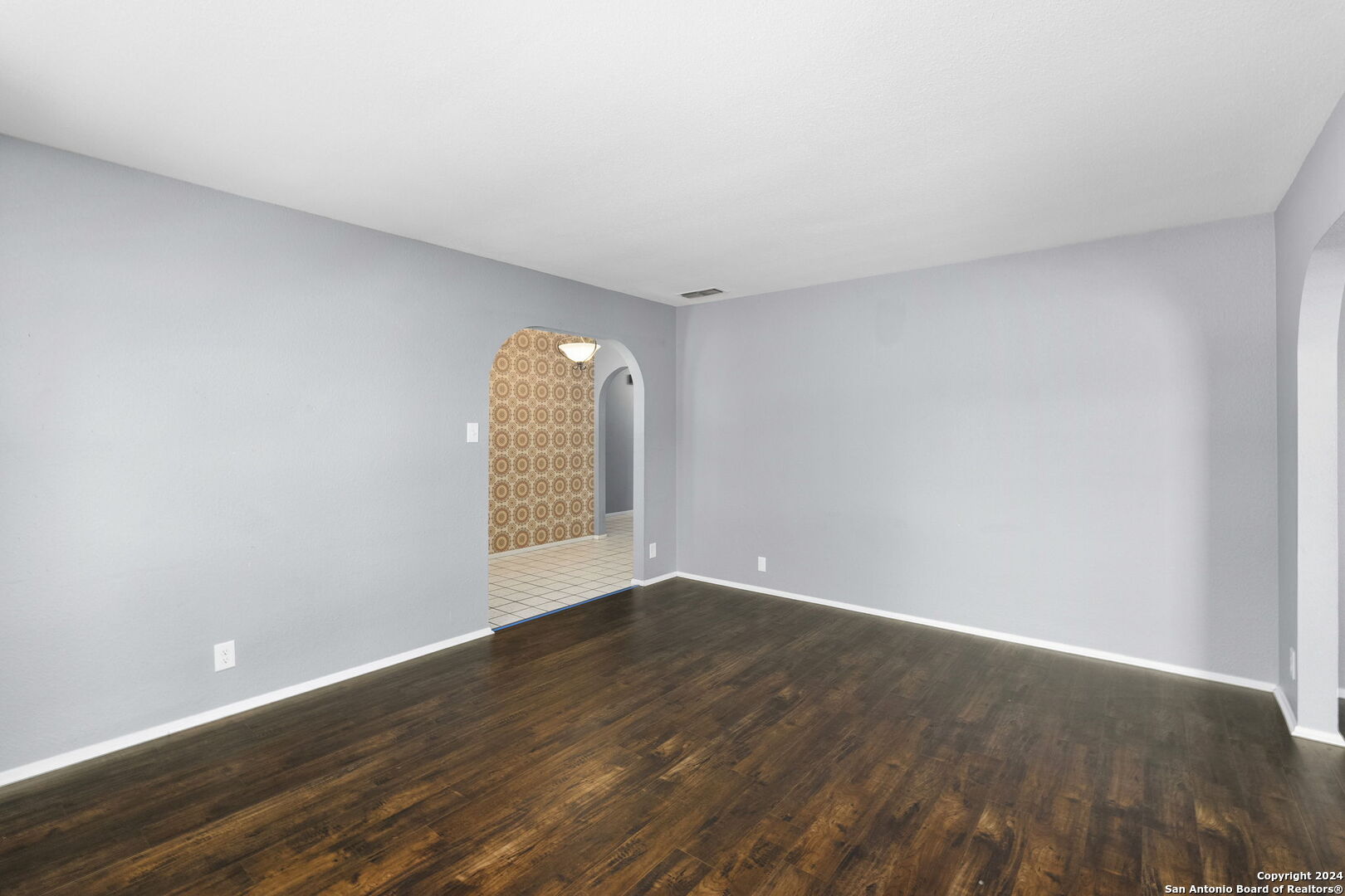 102 Laural Ln