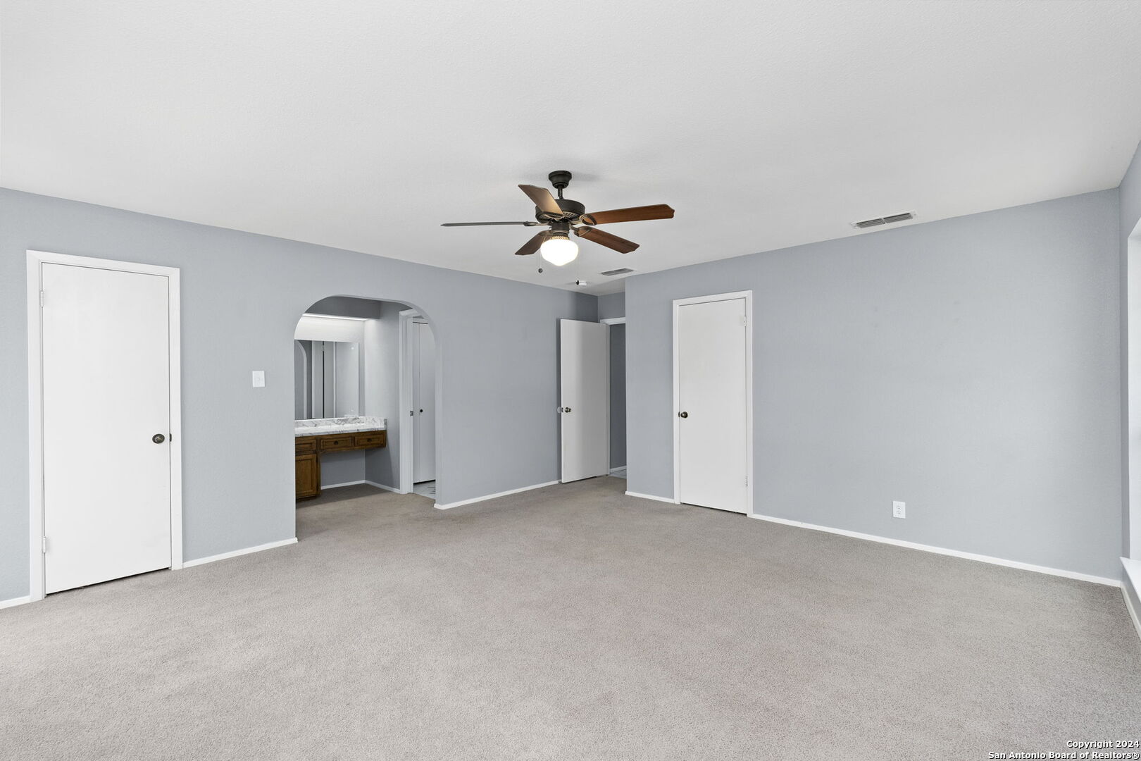 102 Laural Ln