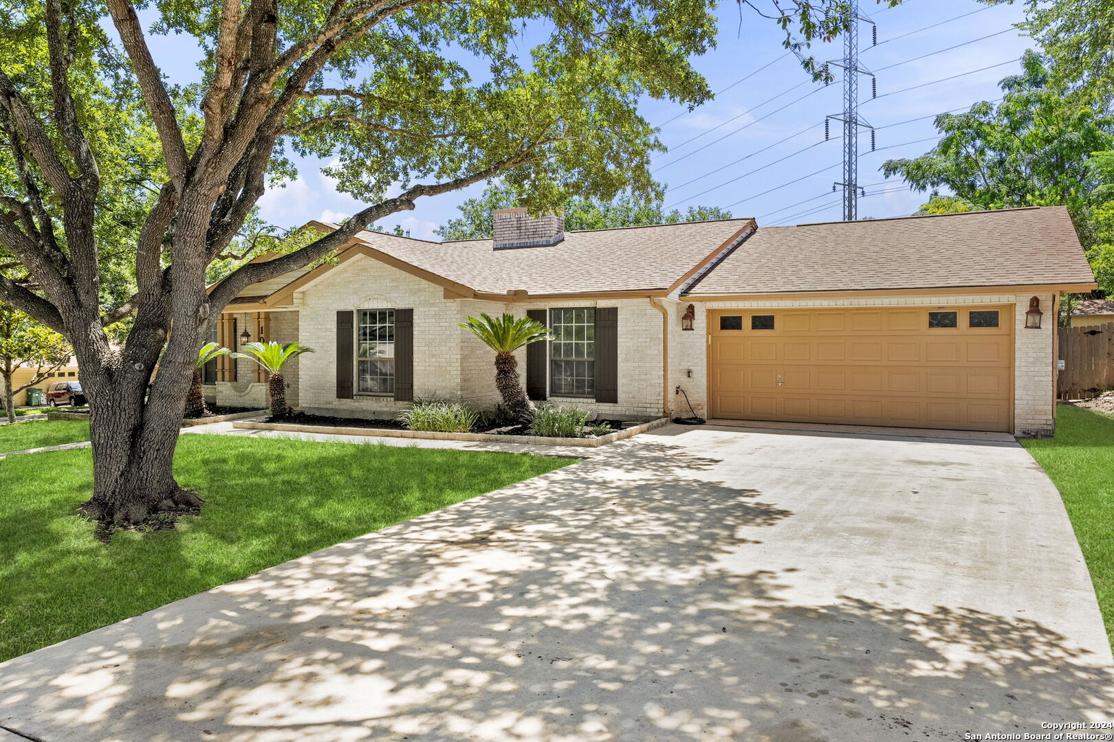 102 Laural Ln
