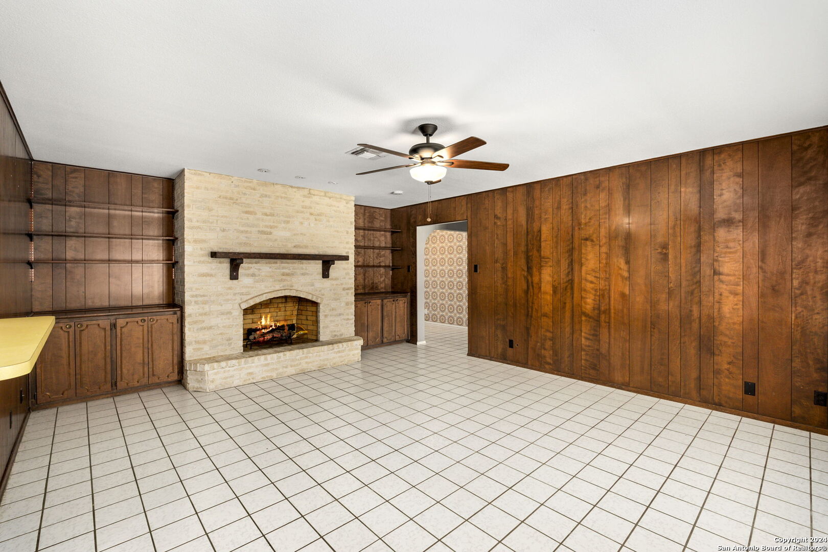 102 Laural Ln