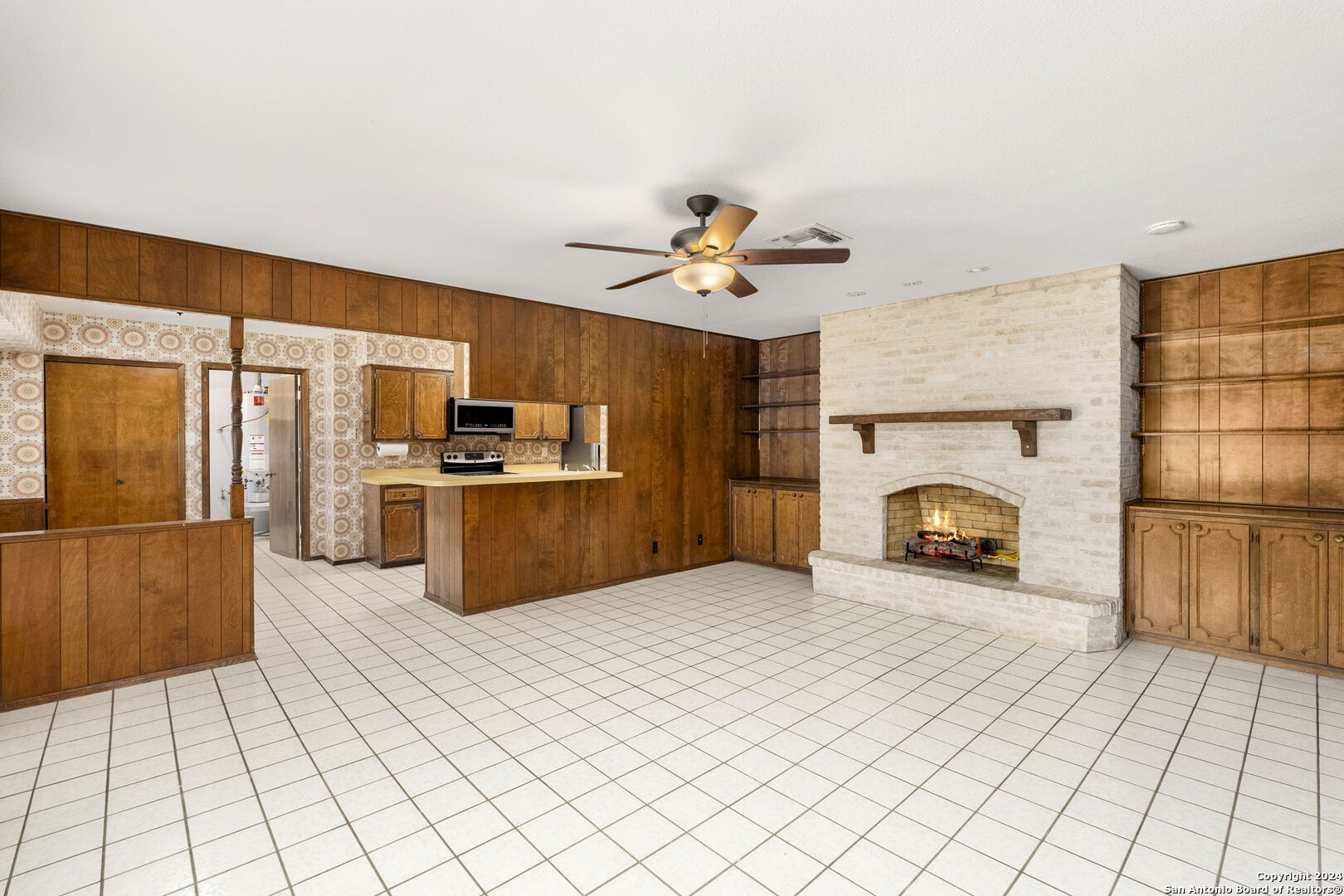 102 Laural Ln