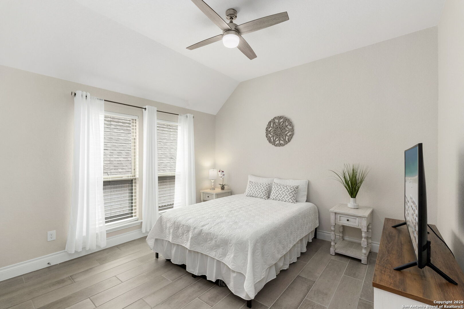 9024 Beacon Ridge