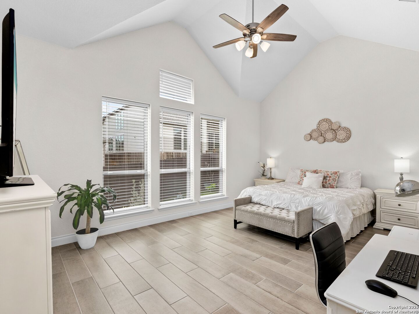9024 Beacon Ridge