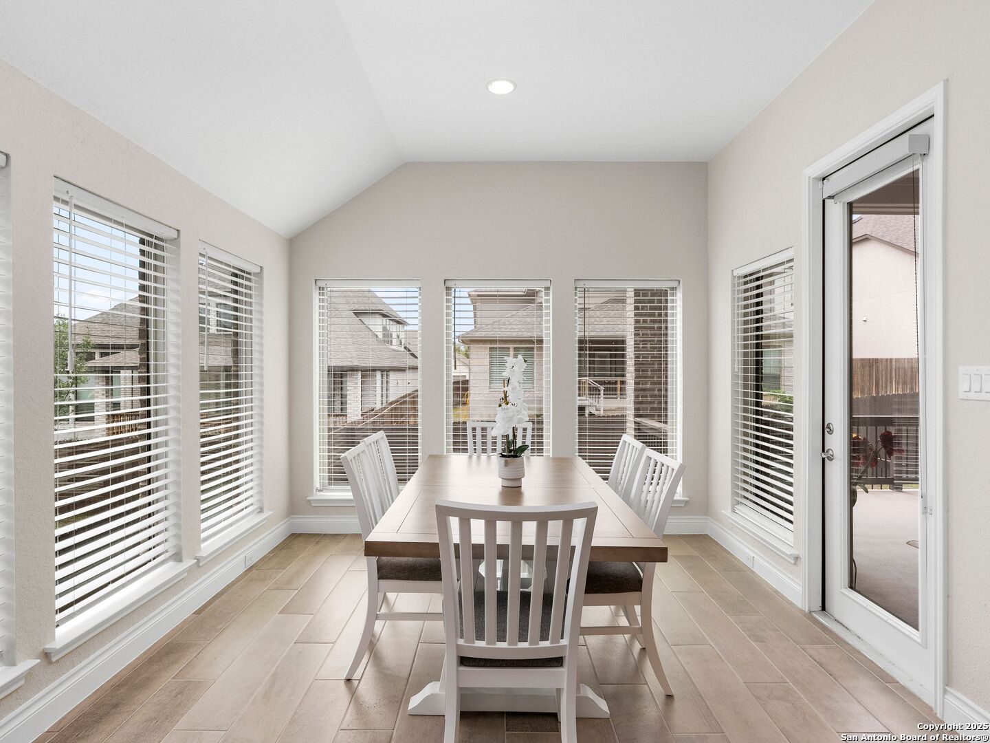9024 Beacon Ridge