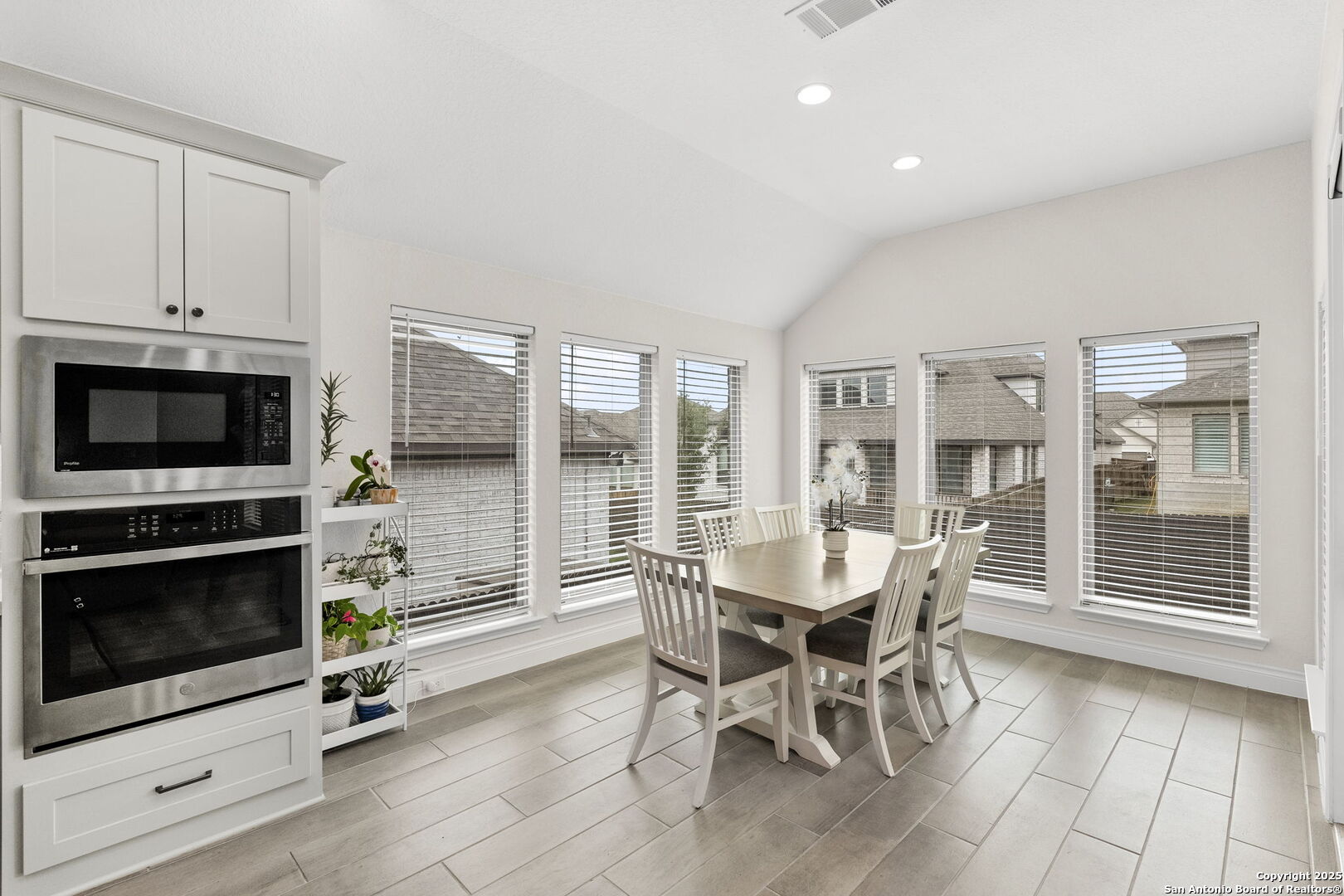 9024 Beacon Ridge