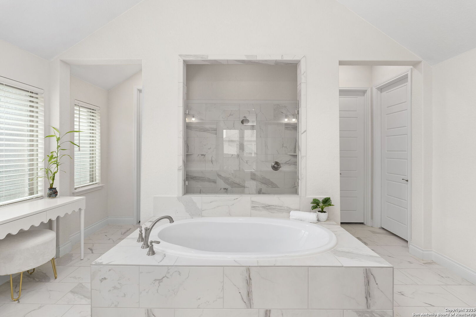 9024 Beacon Ridge