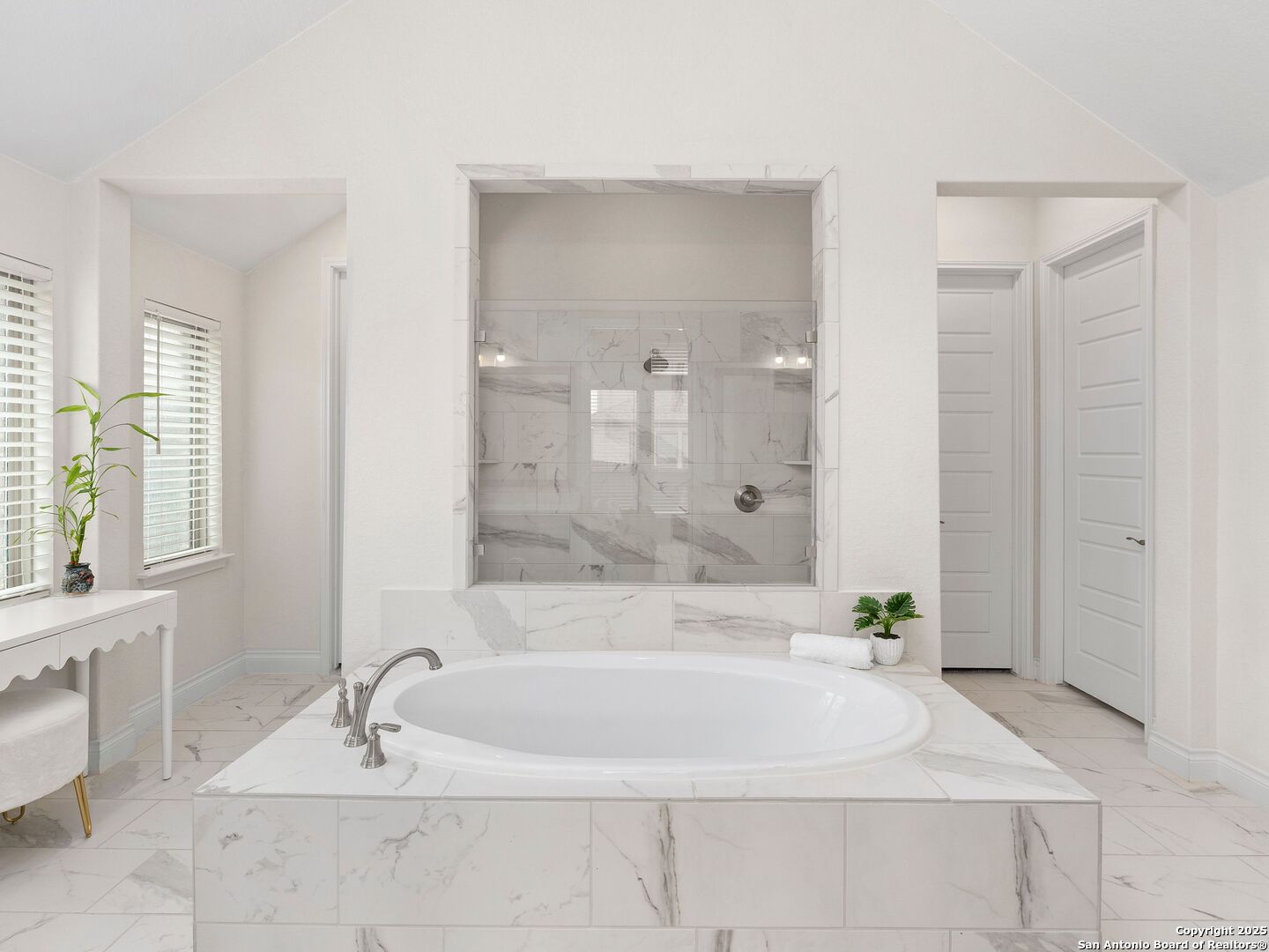 9024 Beacon Ridge