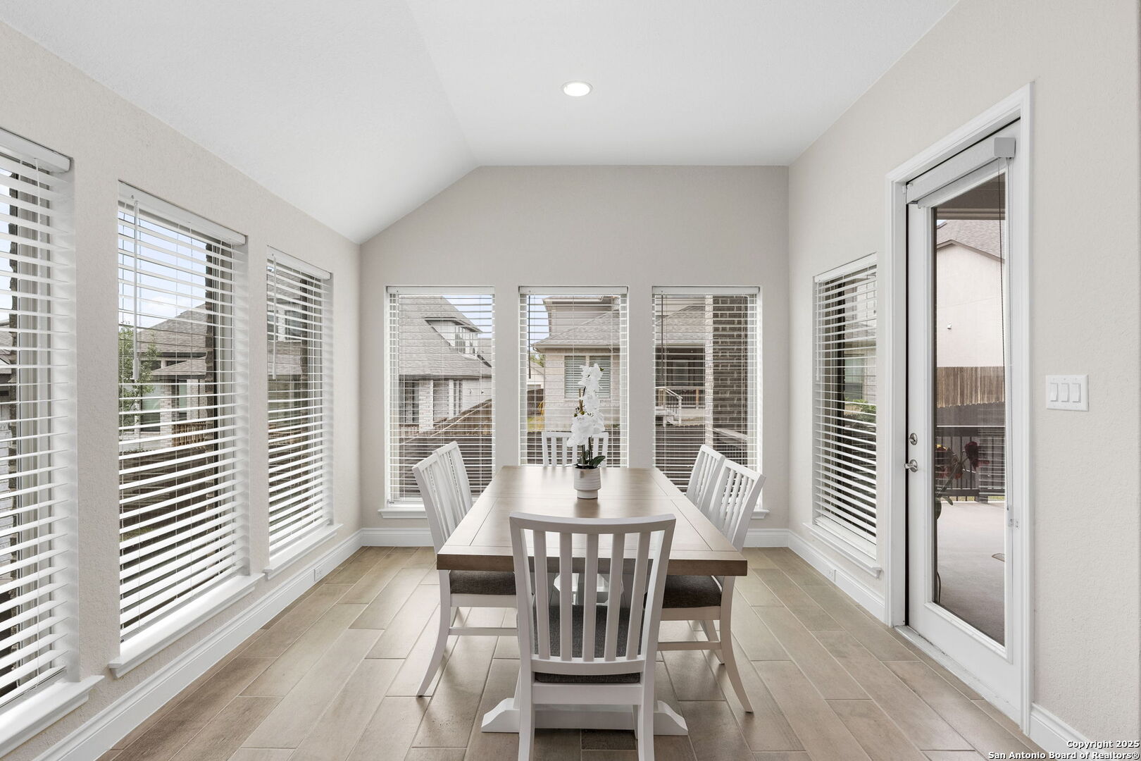 9024 Beacon Ridge