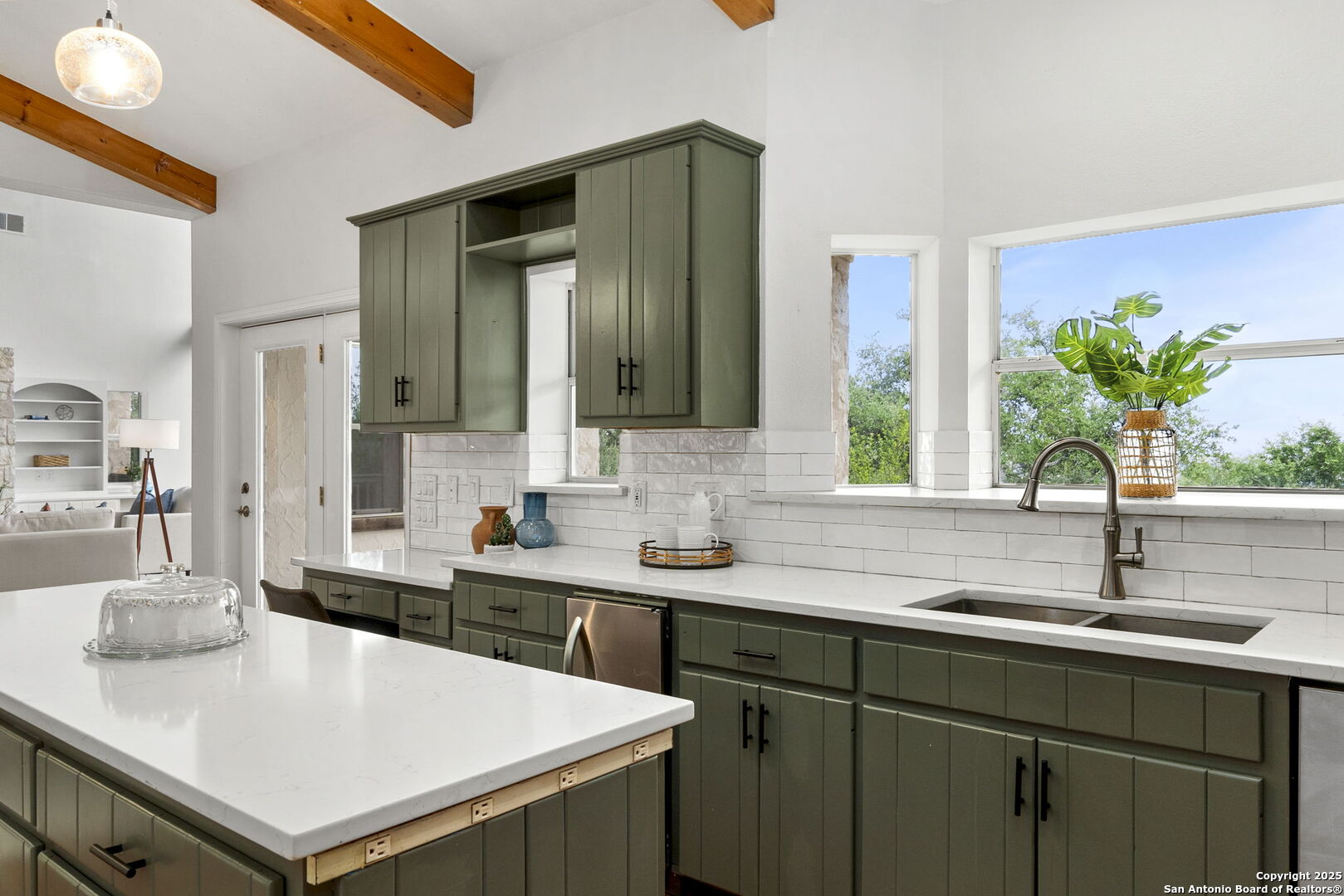 1042 Flagstone Dr