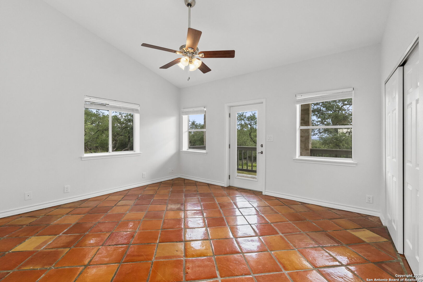 1042 Flagstone Dr