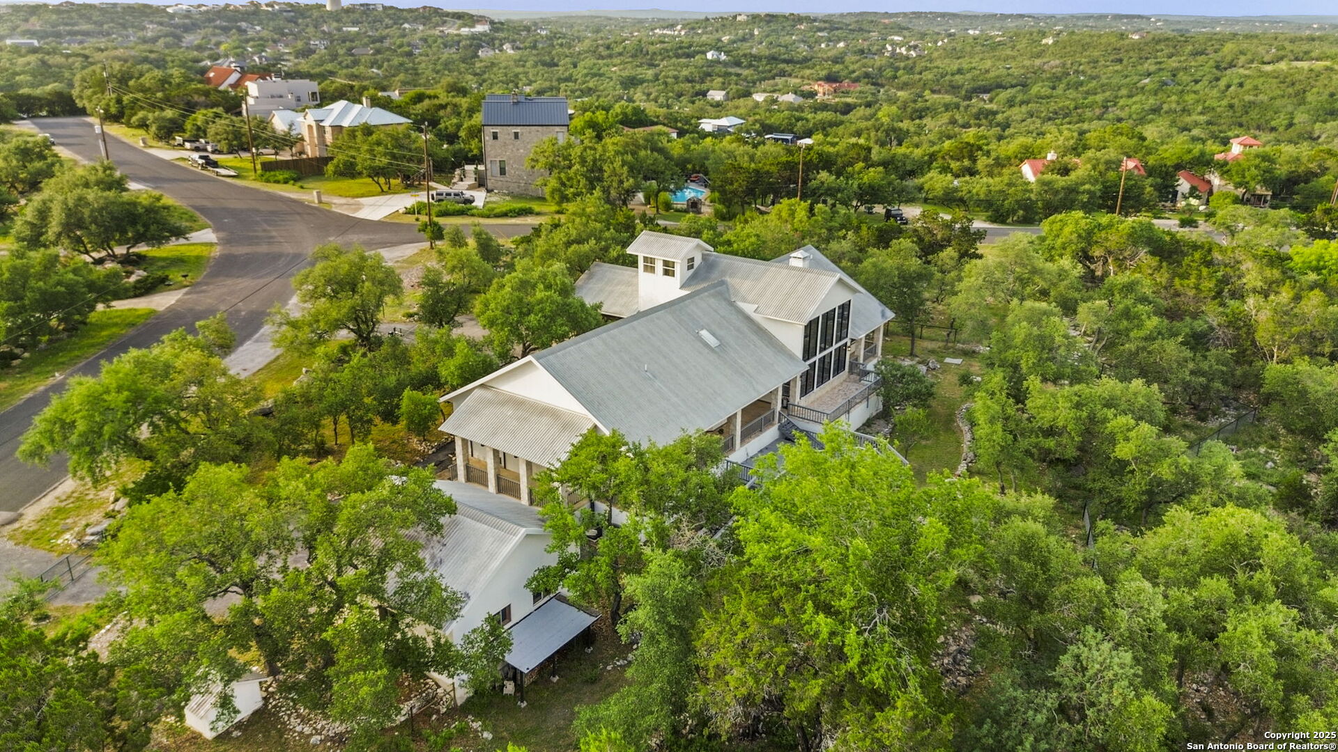 1042 Flagstone Dr