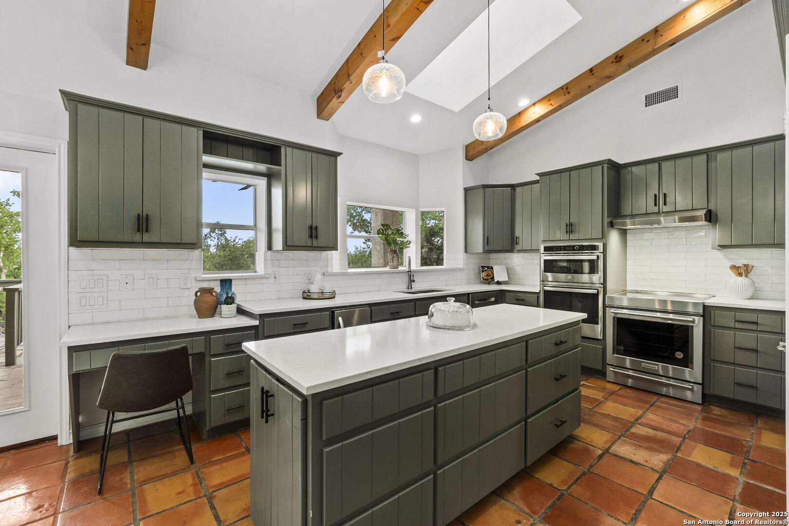 1042 Flagstone Dr
