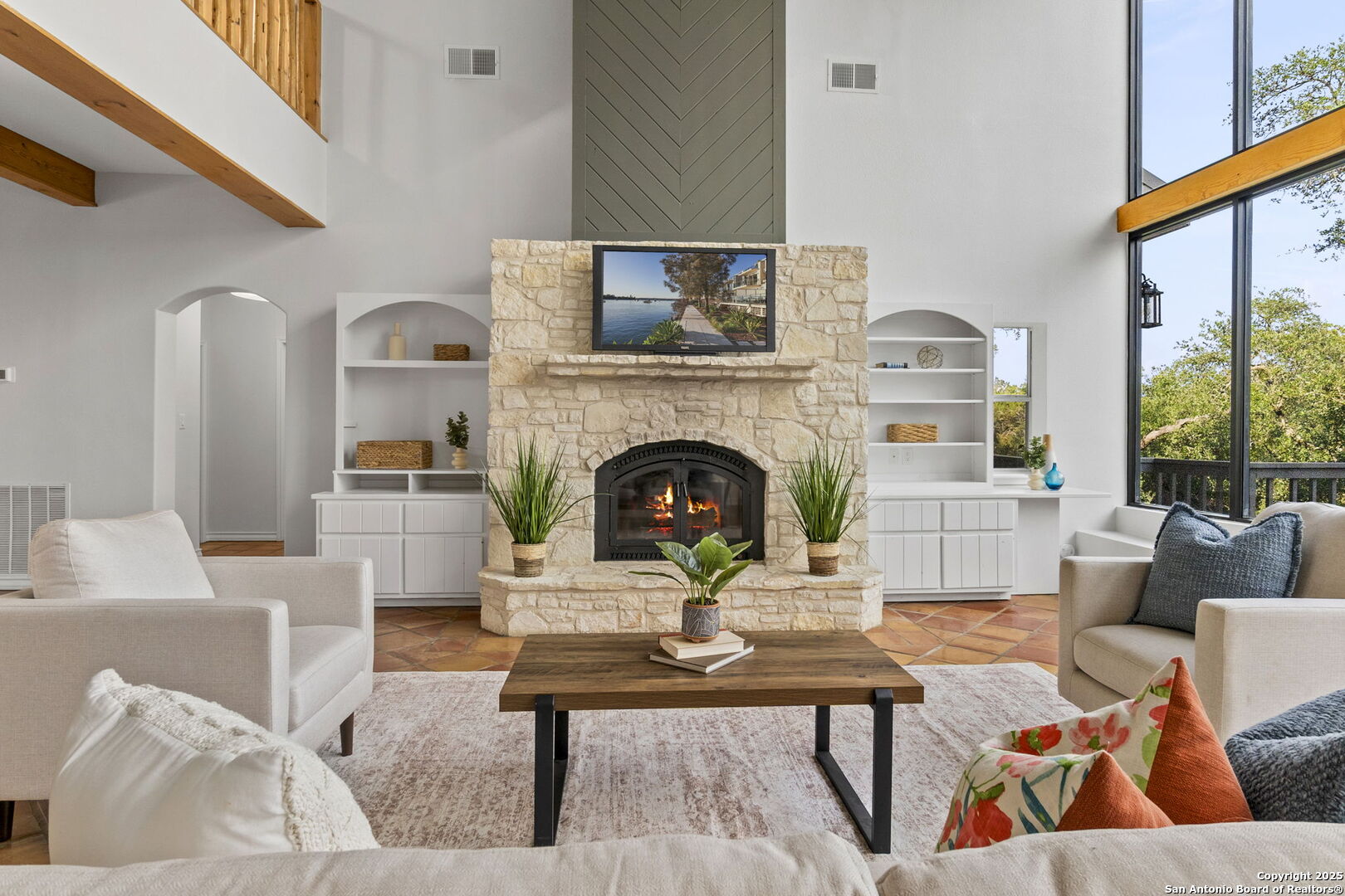 1042 Flagstone Dr