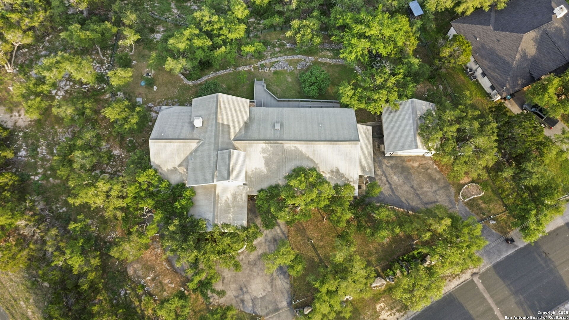 1042 Flagstone Dr