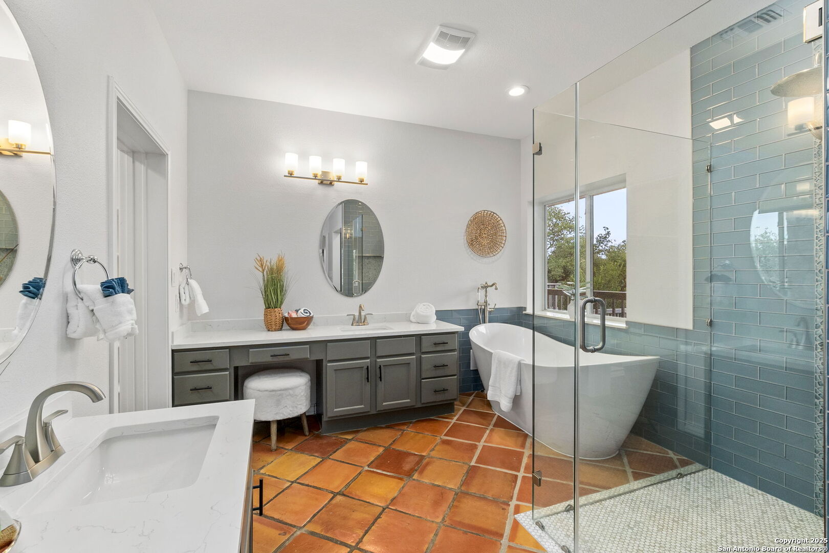 1042 Flagstone Dr