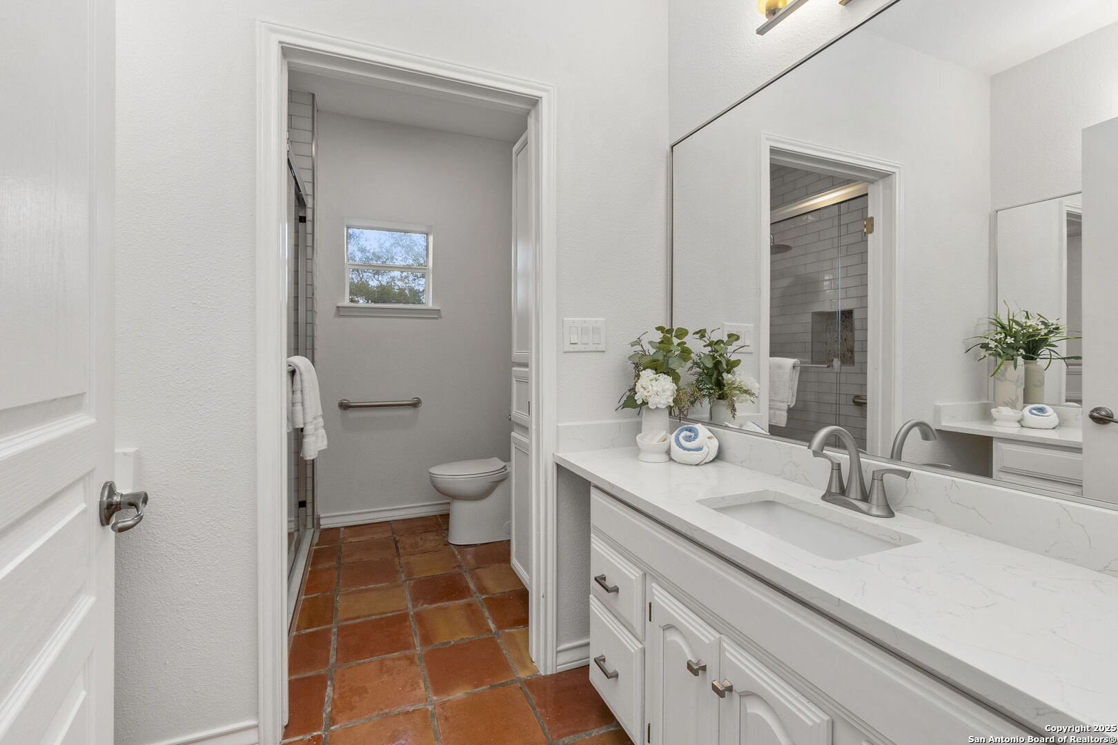 1042 Flagstone Dr