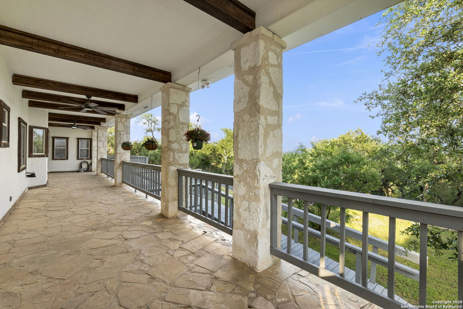 1042 Flagstone Dr