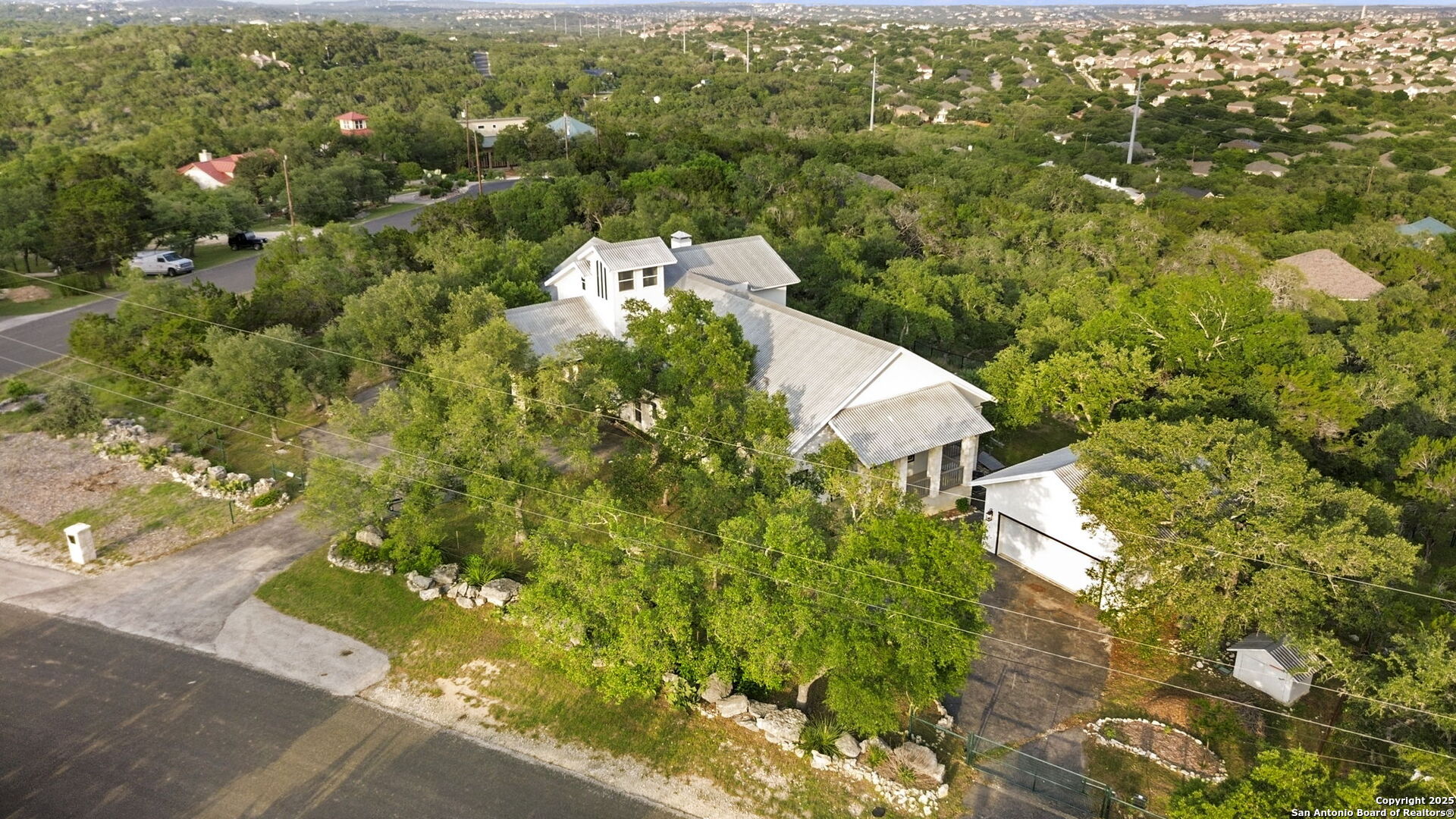 1042 Flagstone Dr