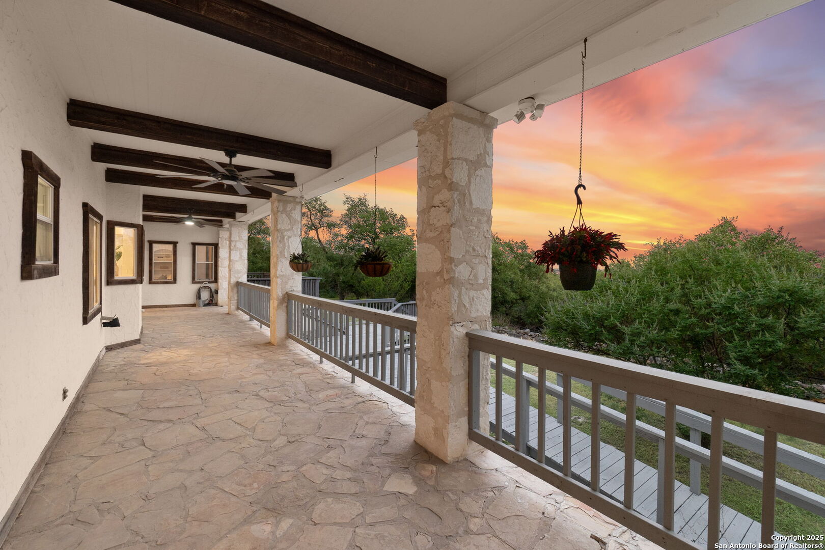 1042 Flagstone Dr