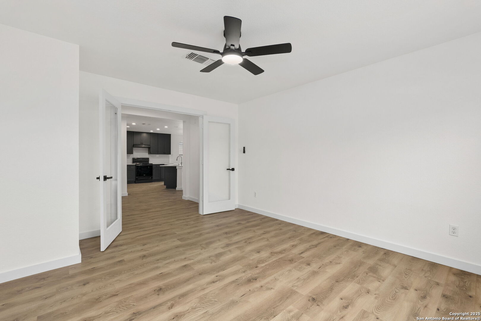 11005 Almond Wood