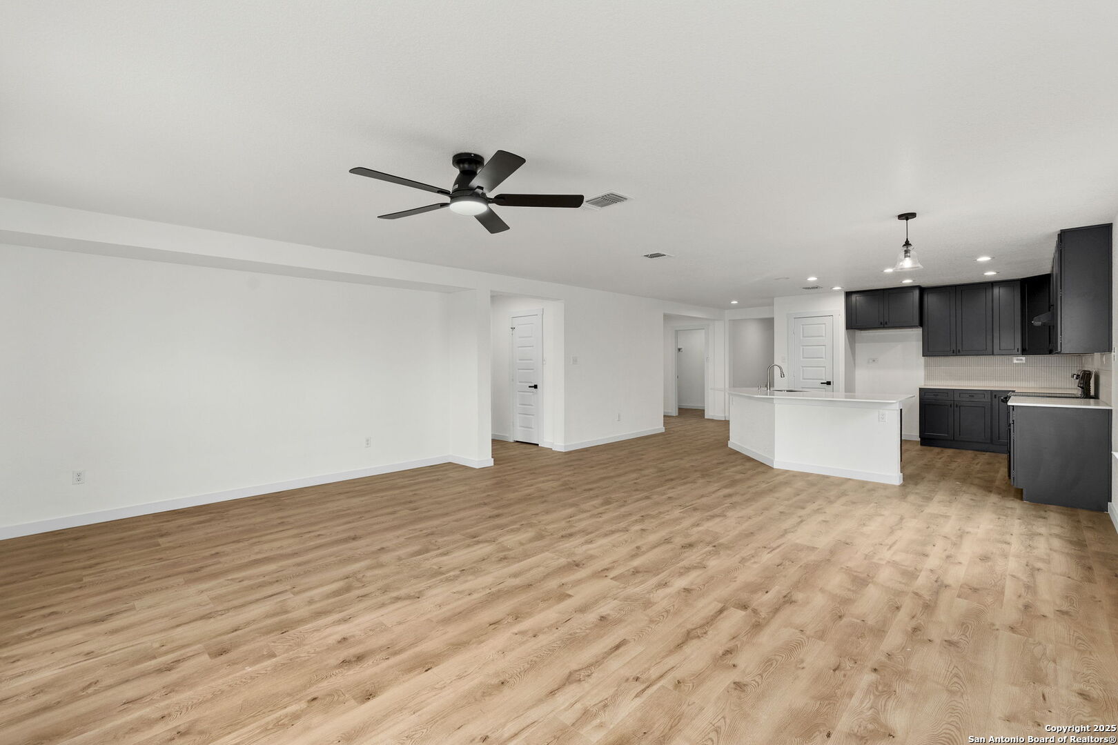 11005 Almond Wood