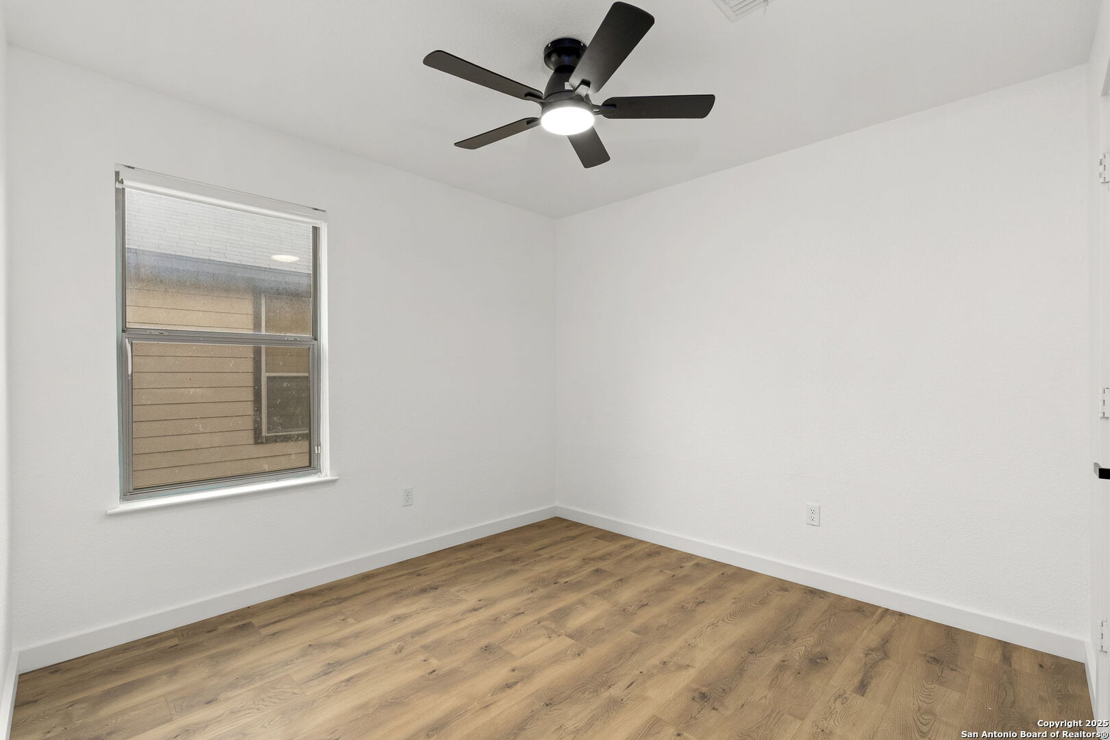 11005 Almond Wood
