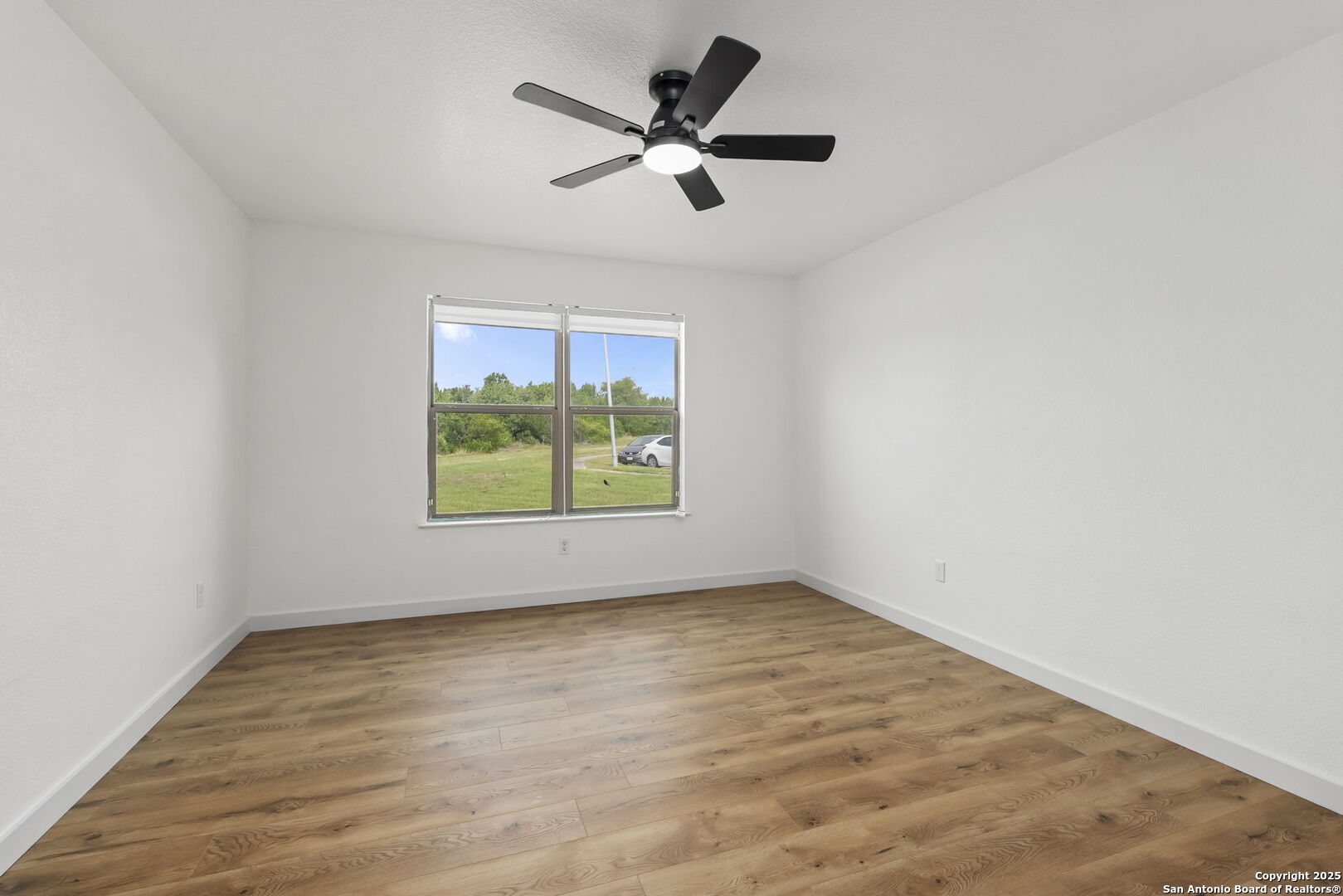 11005 Almond Wood
