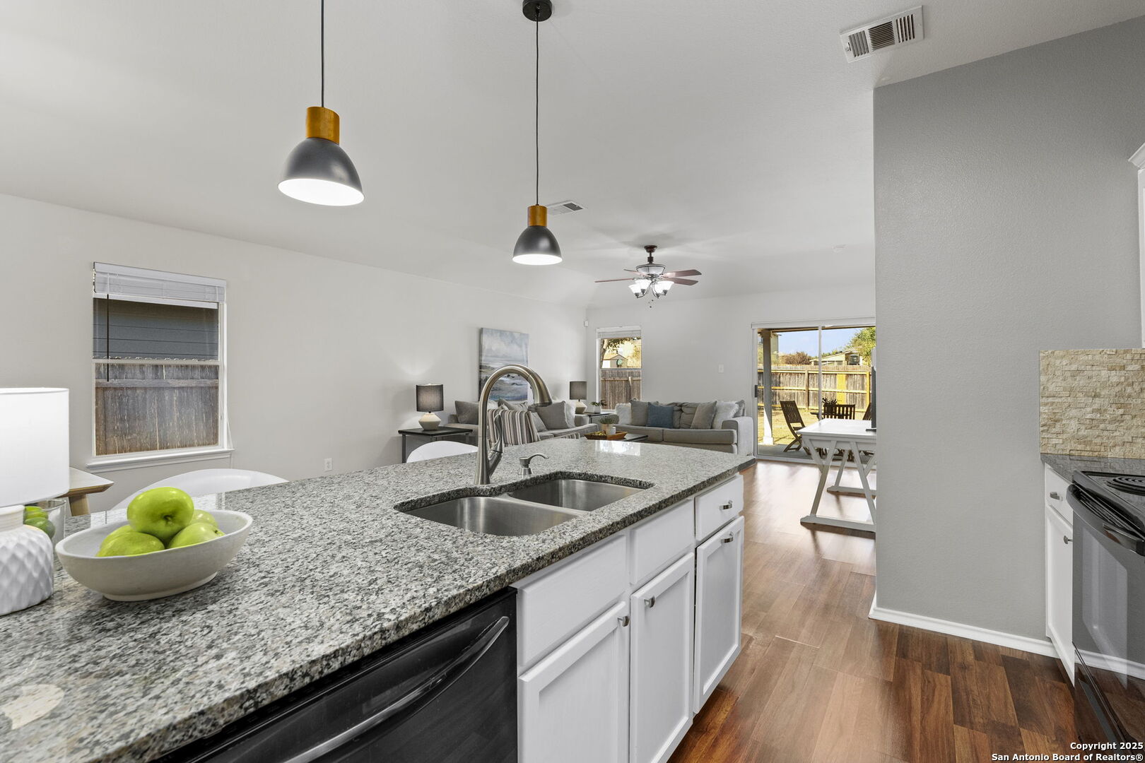 3265 SWALLOW POINTE