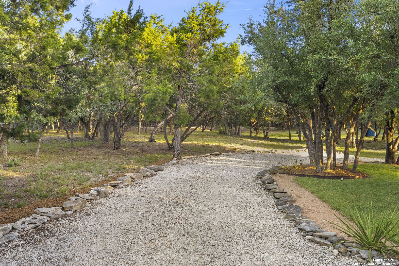 6193 FM 311