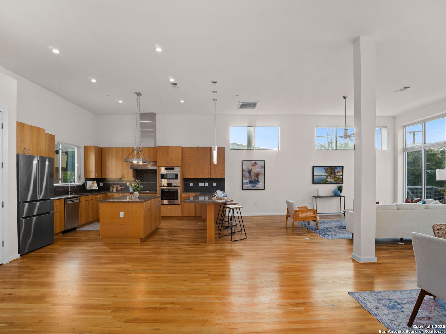 1126 E quincy