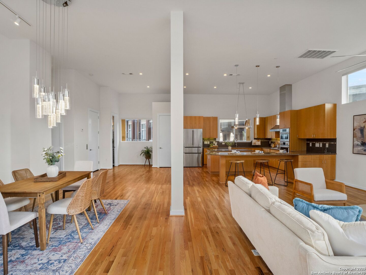 1126 E quincy