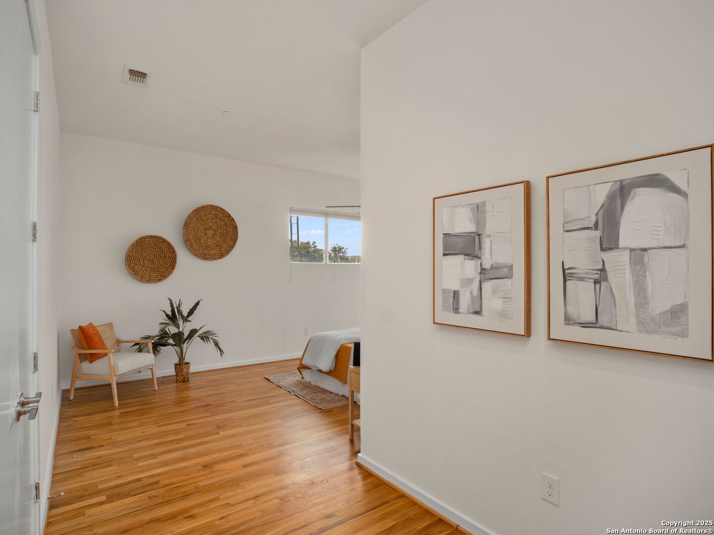 1126 E quincy