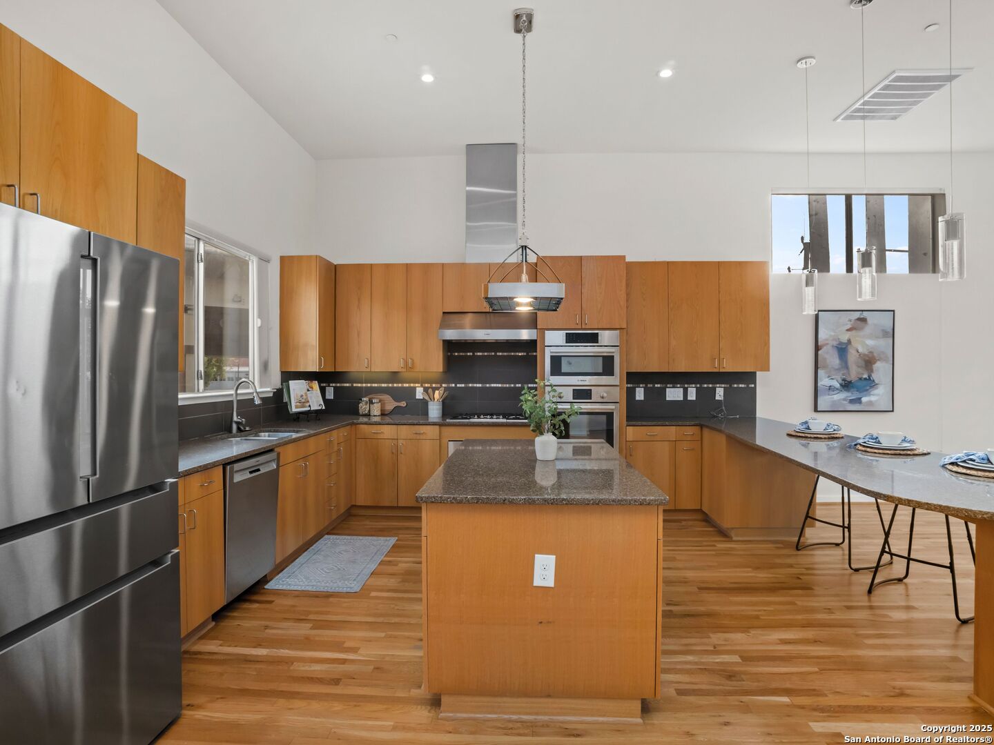 1126 E quincy