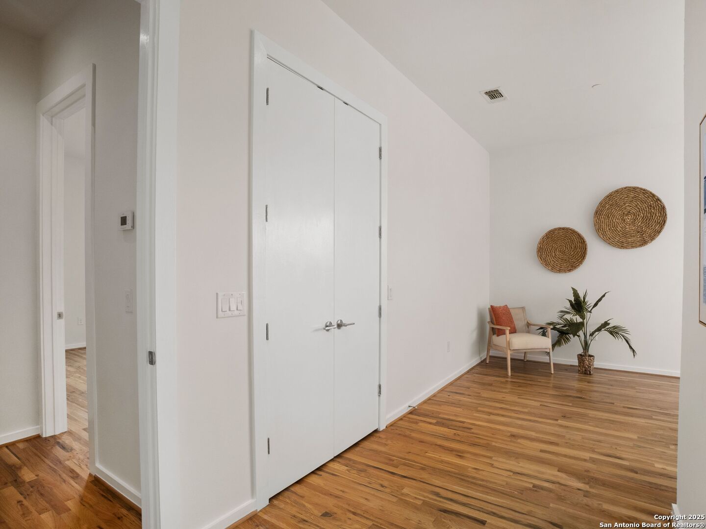 1126 E quincy