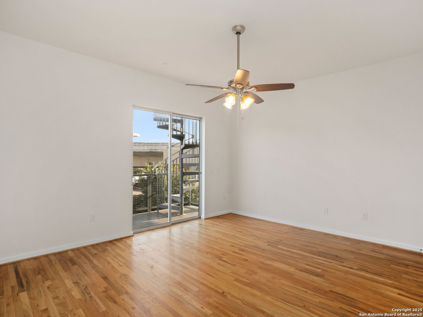 1126 E quincy