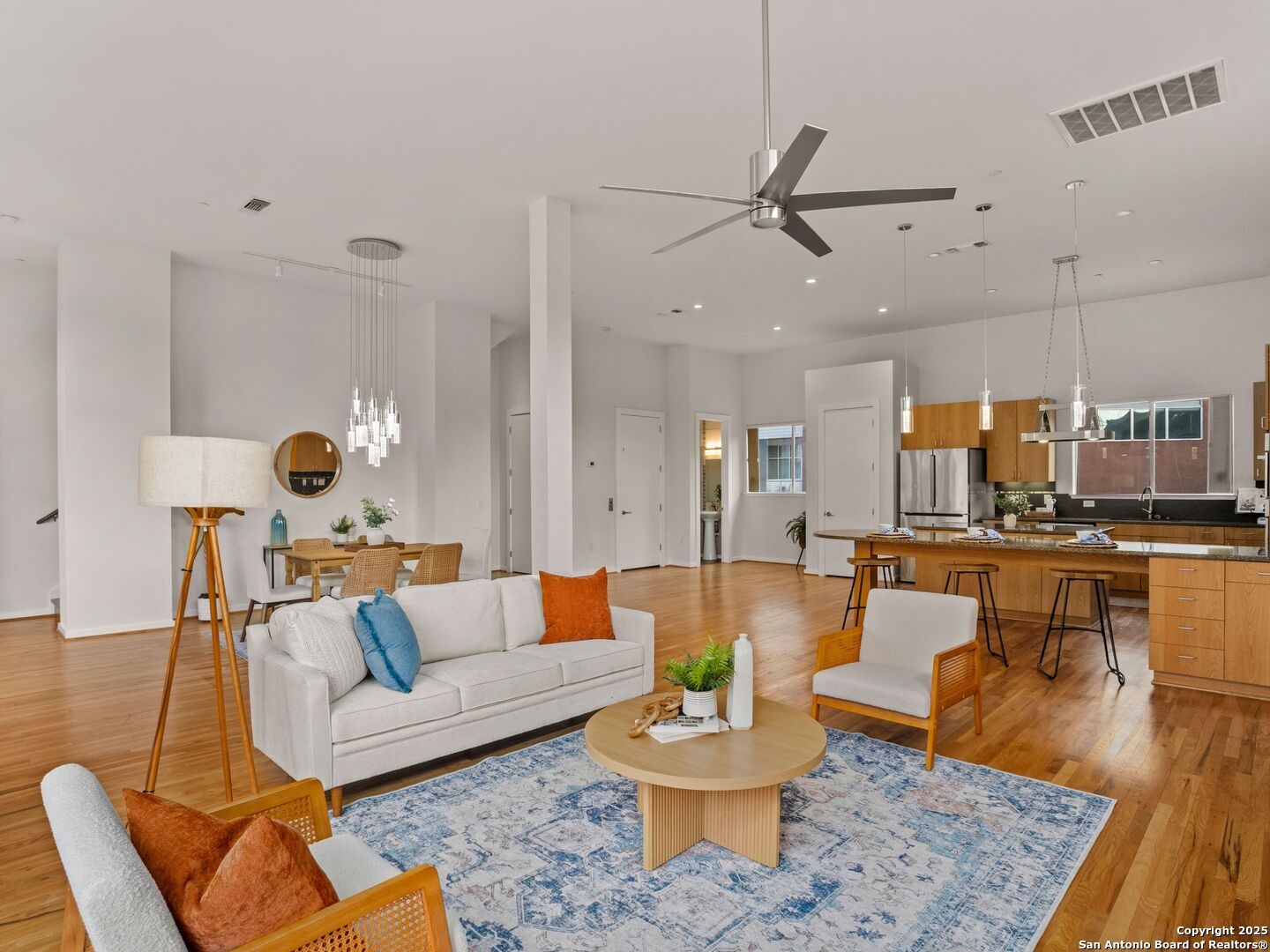 1126 E quincy