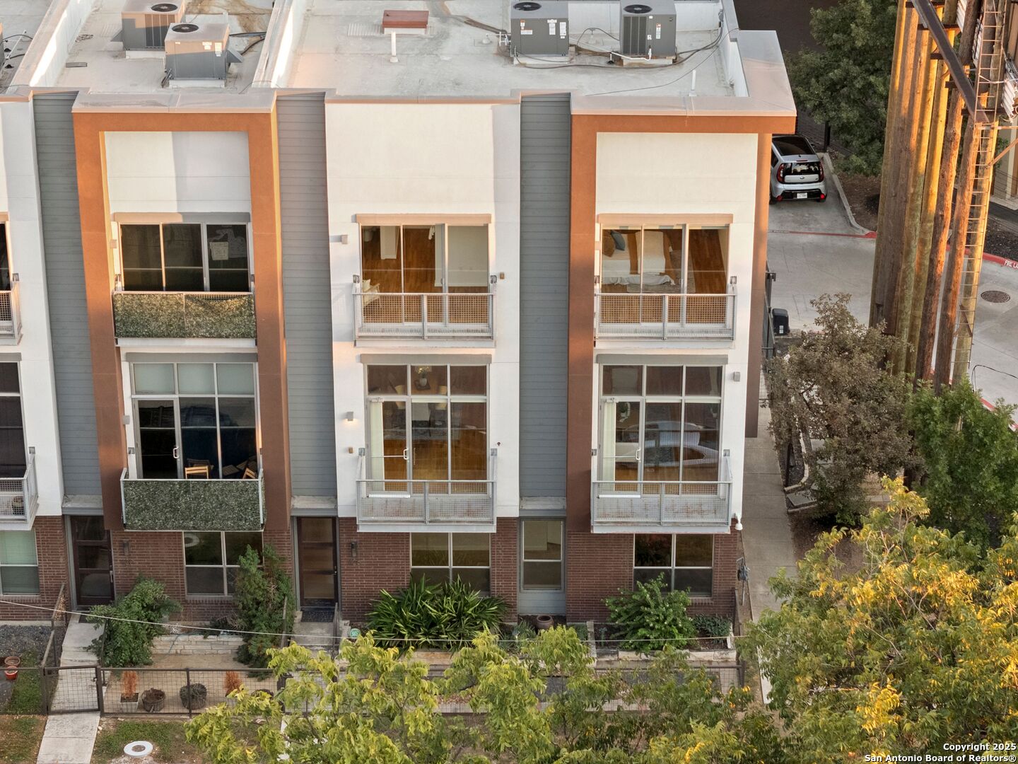 1126 E quincy