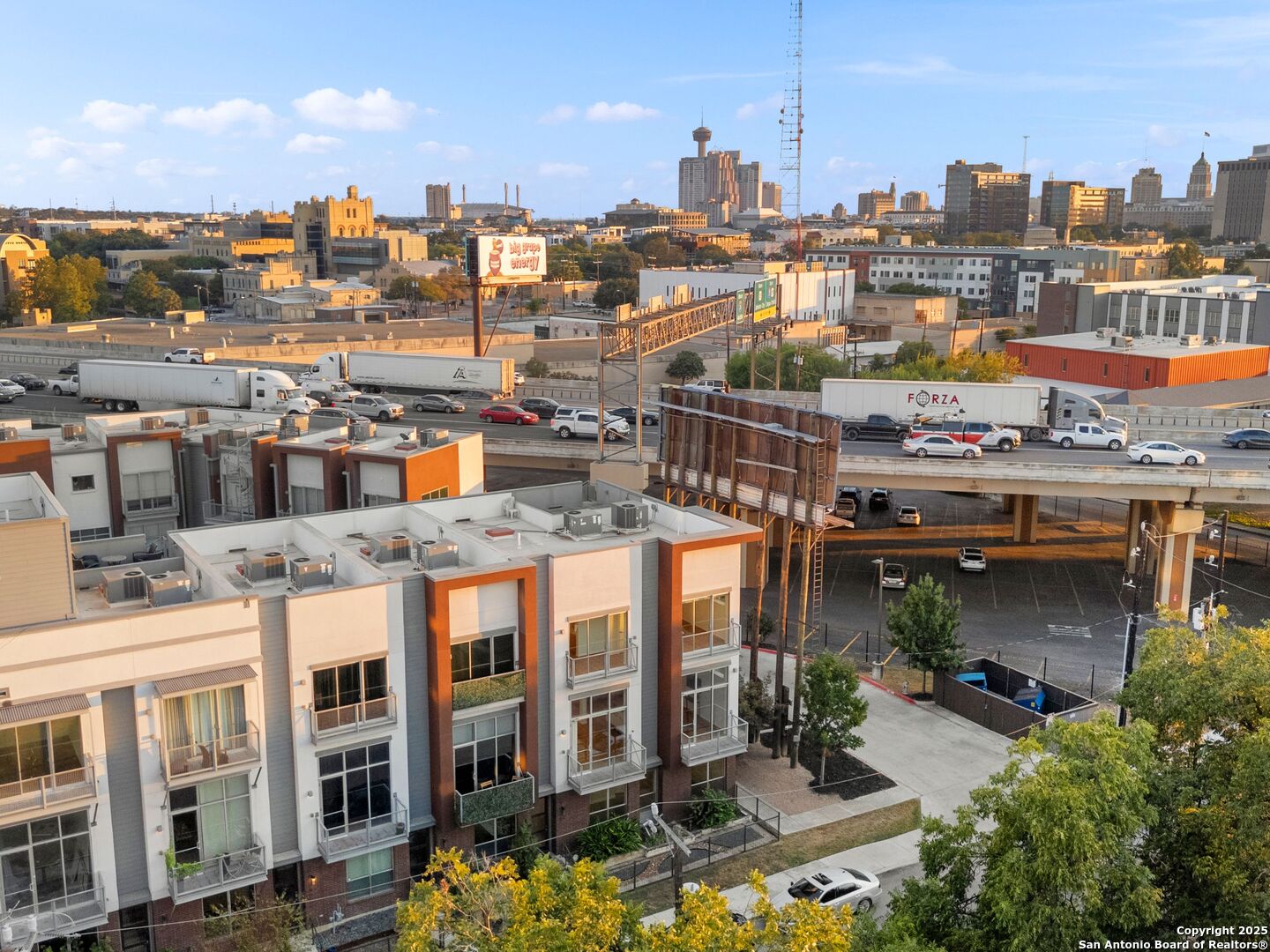 1126 E quincy