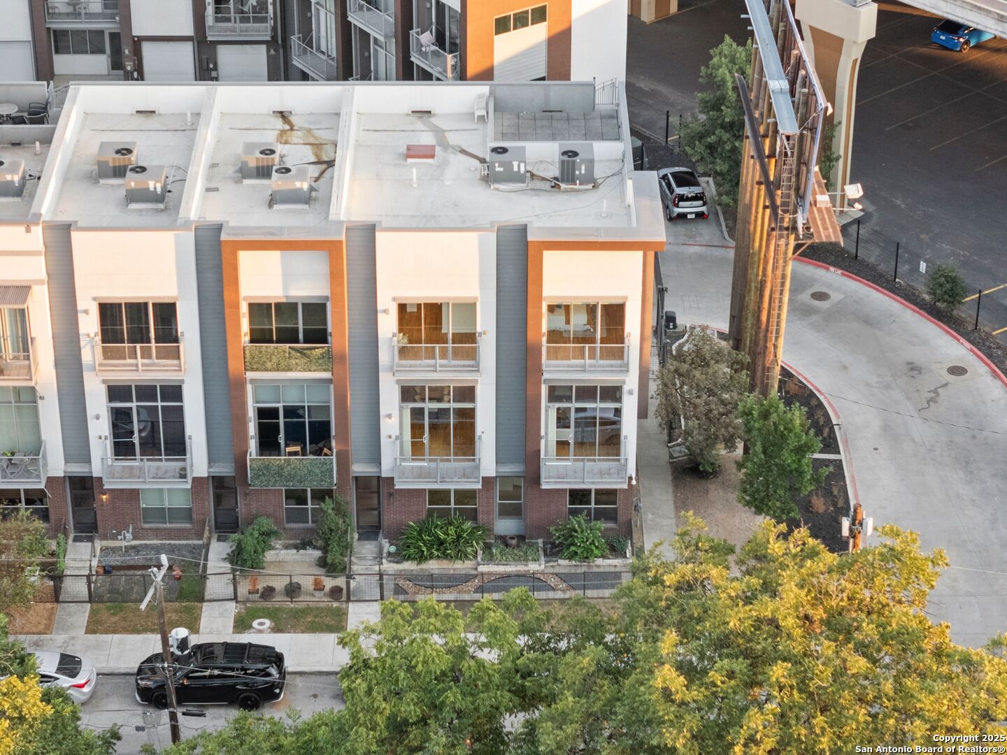 1126 E quincy