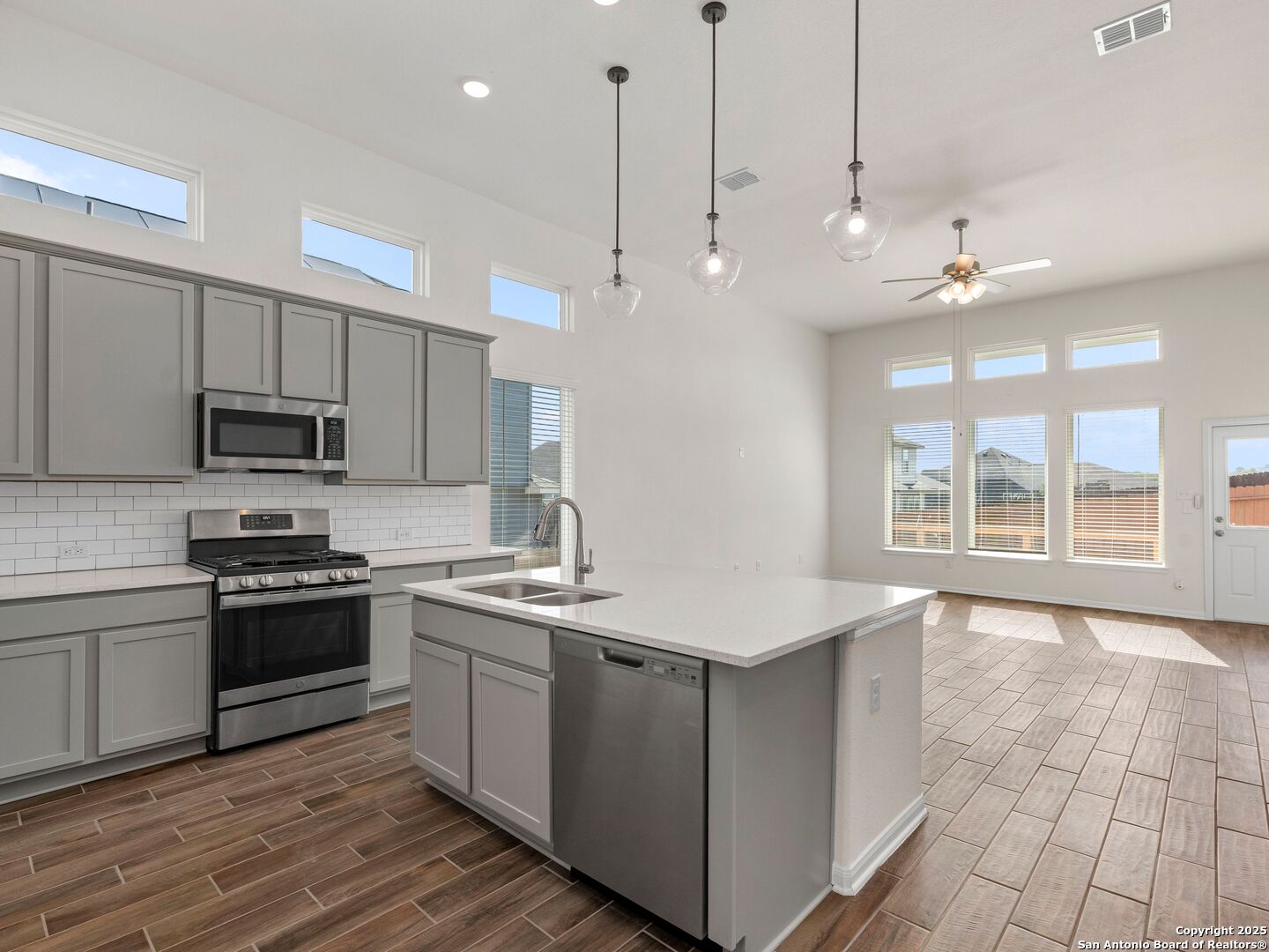 6288 Black Butte