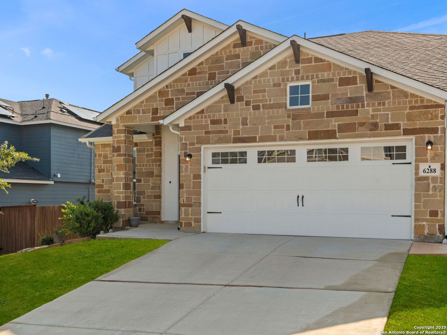 6288 Black Butte