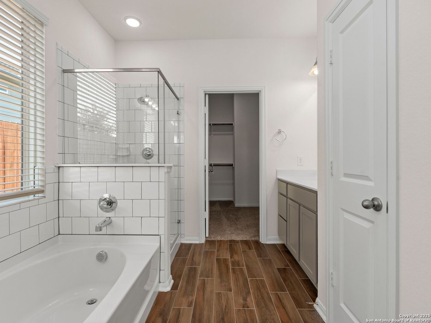6288 Black Butte