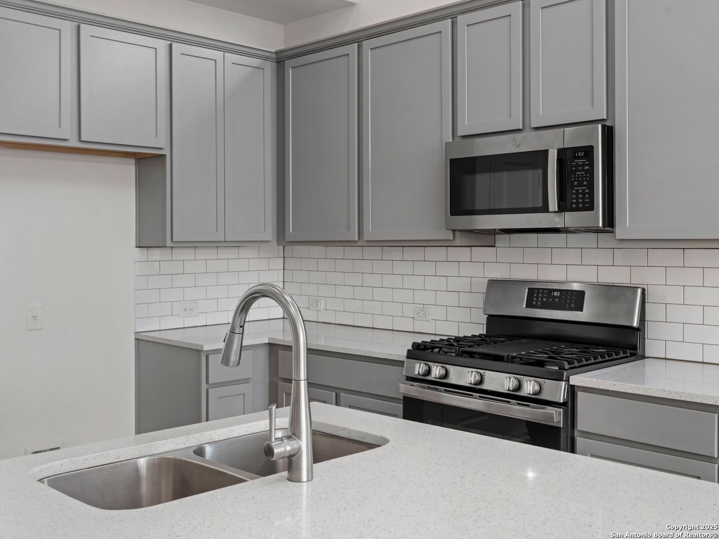 6288 Black Butte