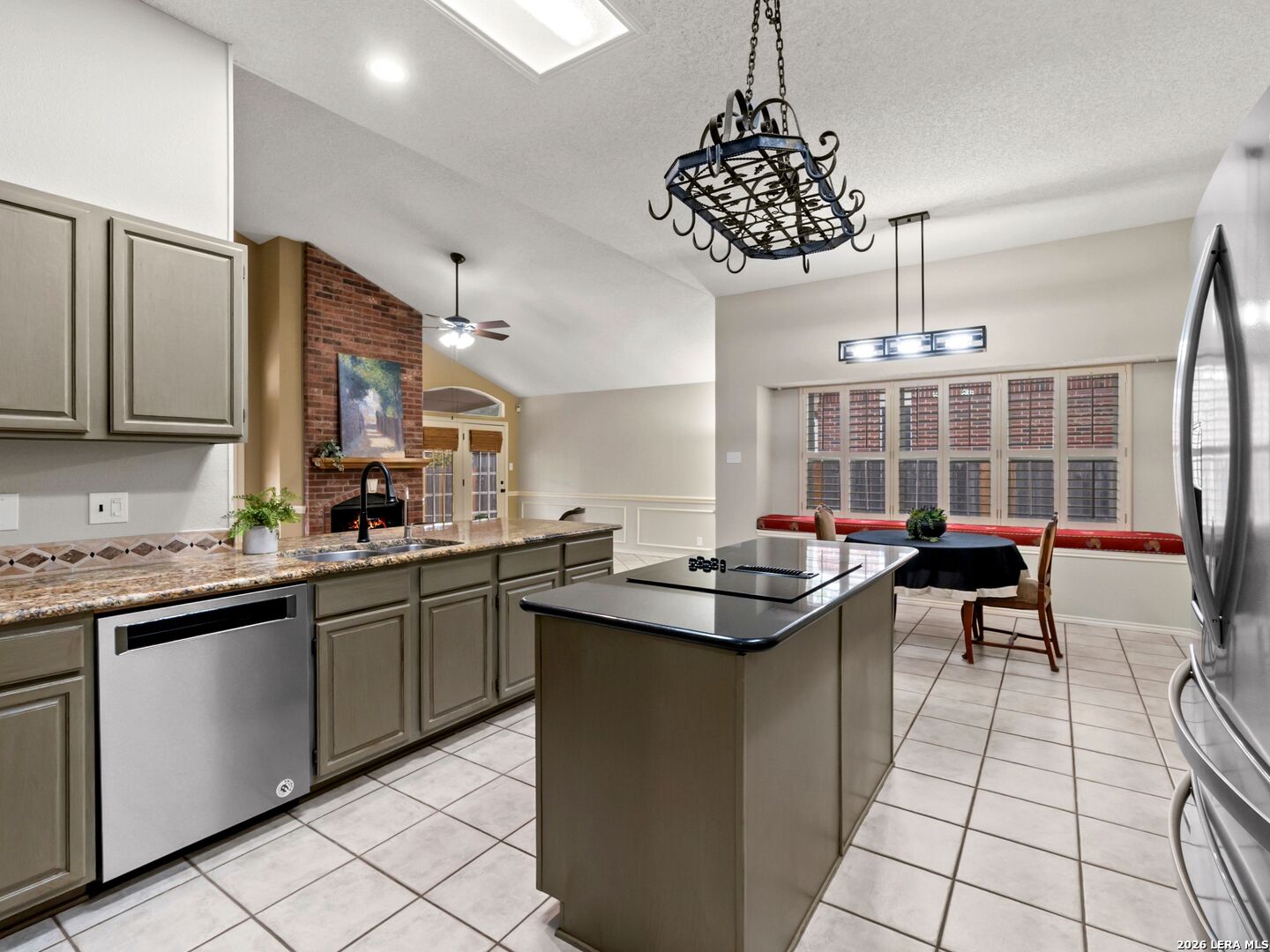 5854 Woodridge Oaks