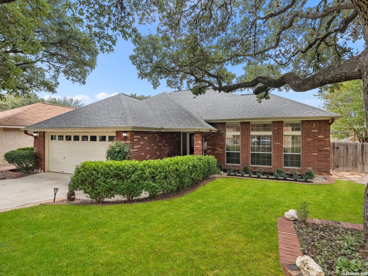 5854 Woodridge Oaks