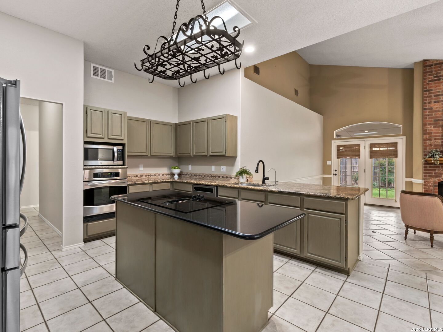 5854 Woodridge Oaks