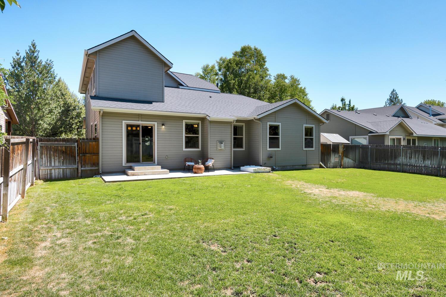 1017 N Shadowridge Ave