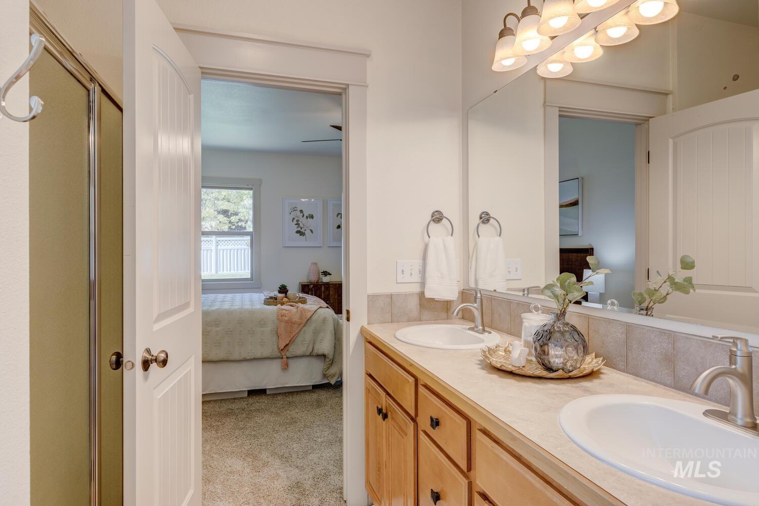 1017 N Shadowridge Ave