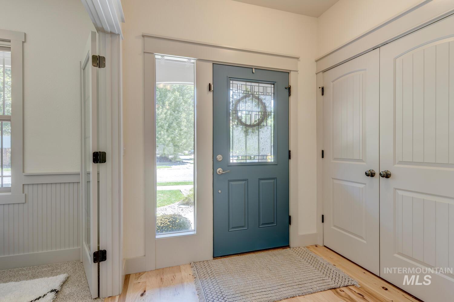 1017 N Shadowridge Ave