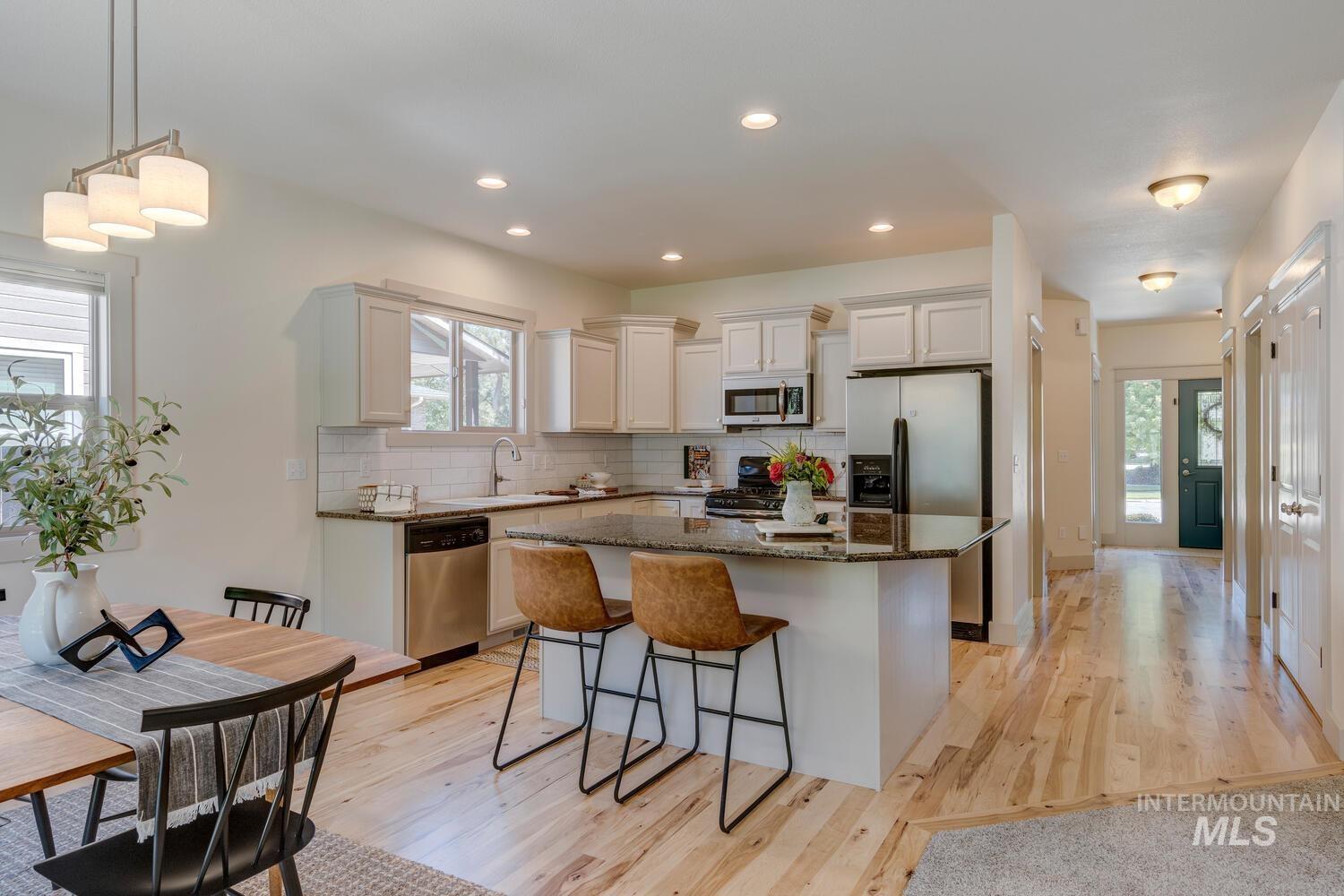 1017 N Shadowridge Ave